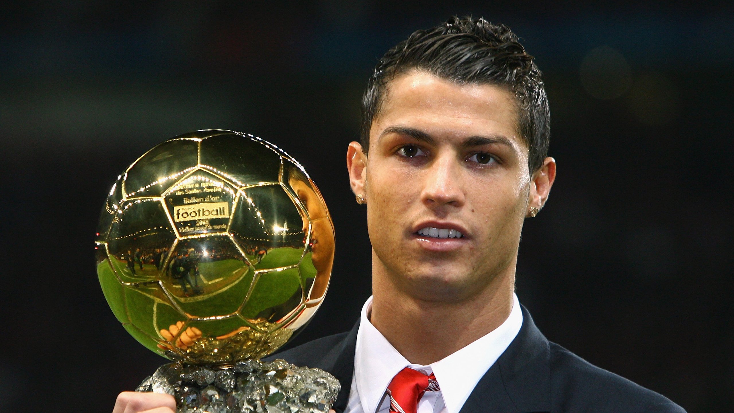 2026世界杯预选赛激战正酣，传统豪强稳扎稳打，新兴势力异军突起